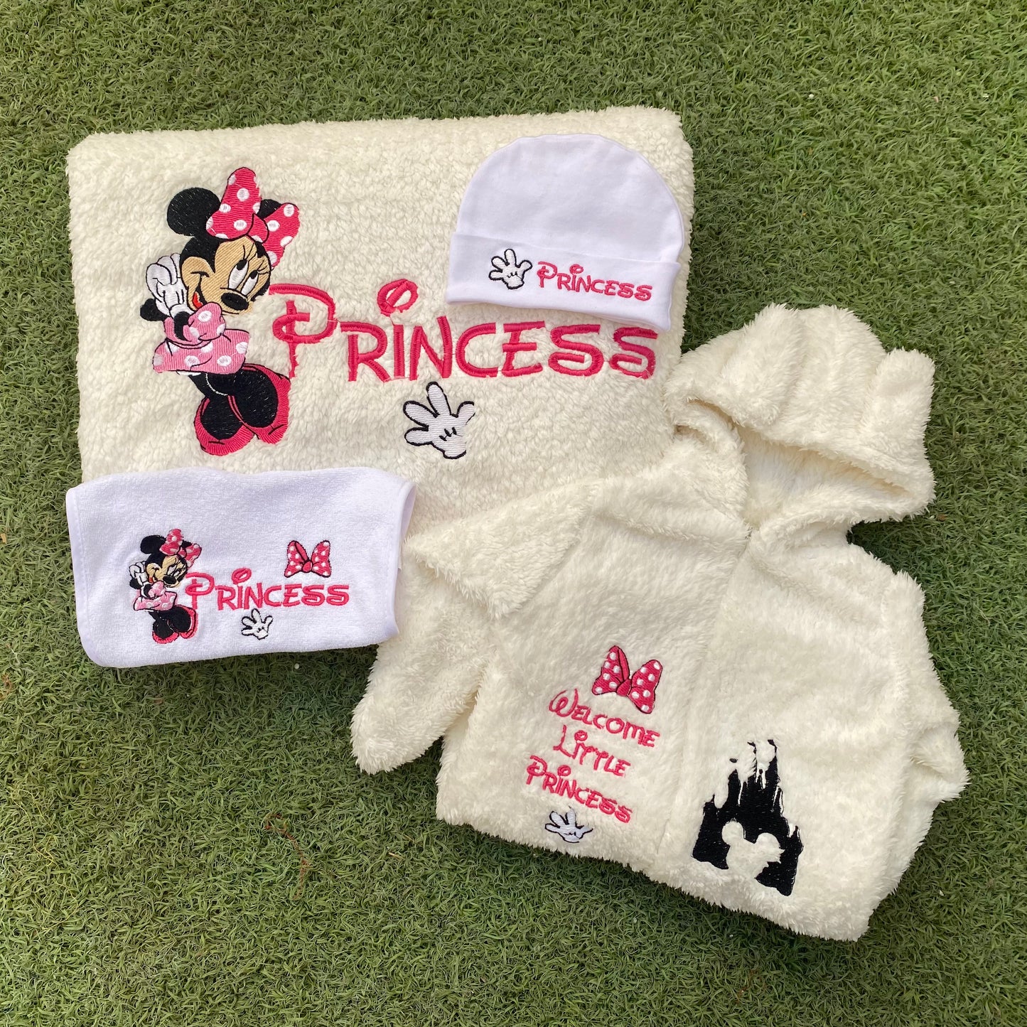 Personalized 4-Piece Winter Baby Set – Jumpsuit, Blanket, Hat & Bib