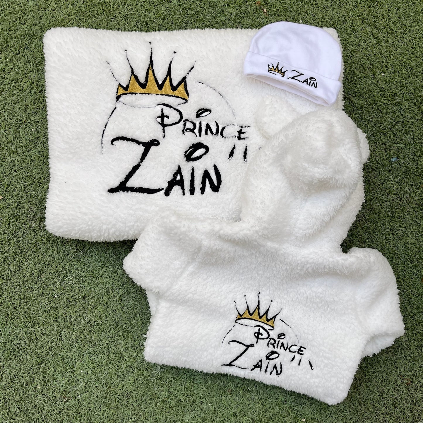 Personalized 4-Piece Winter Baby Set – Jumpsuit, Blanket, Hat & Bib